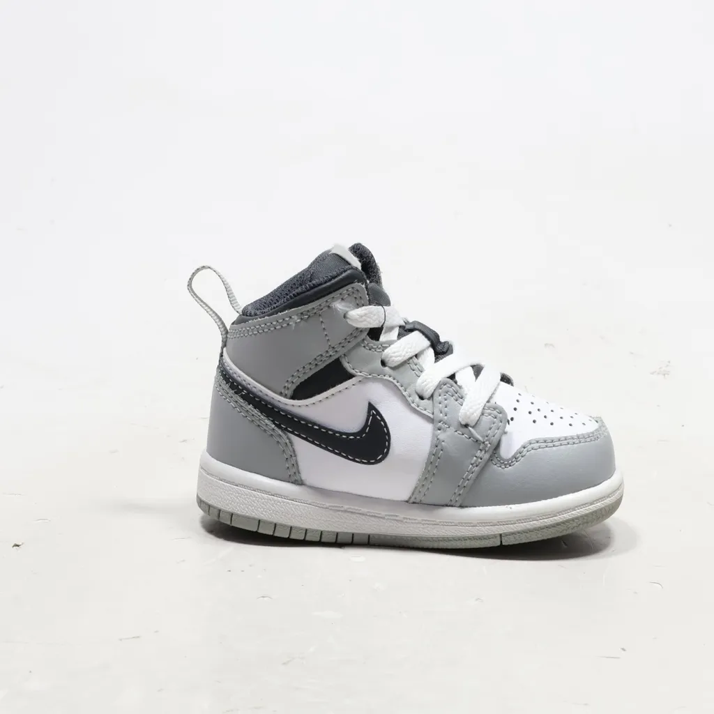 Air Jordan 1 Mid Sport Shoes Leather White Color For Kids