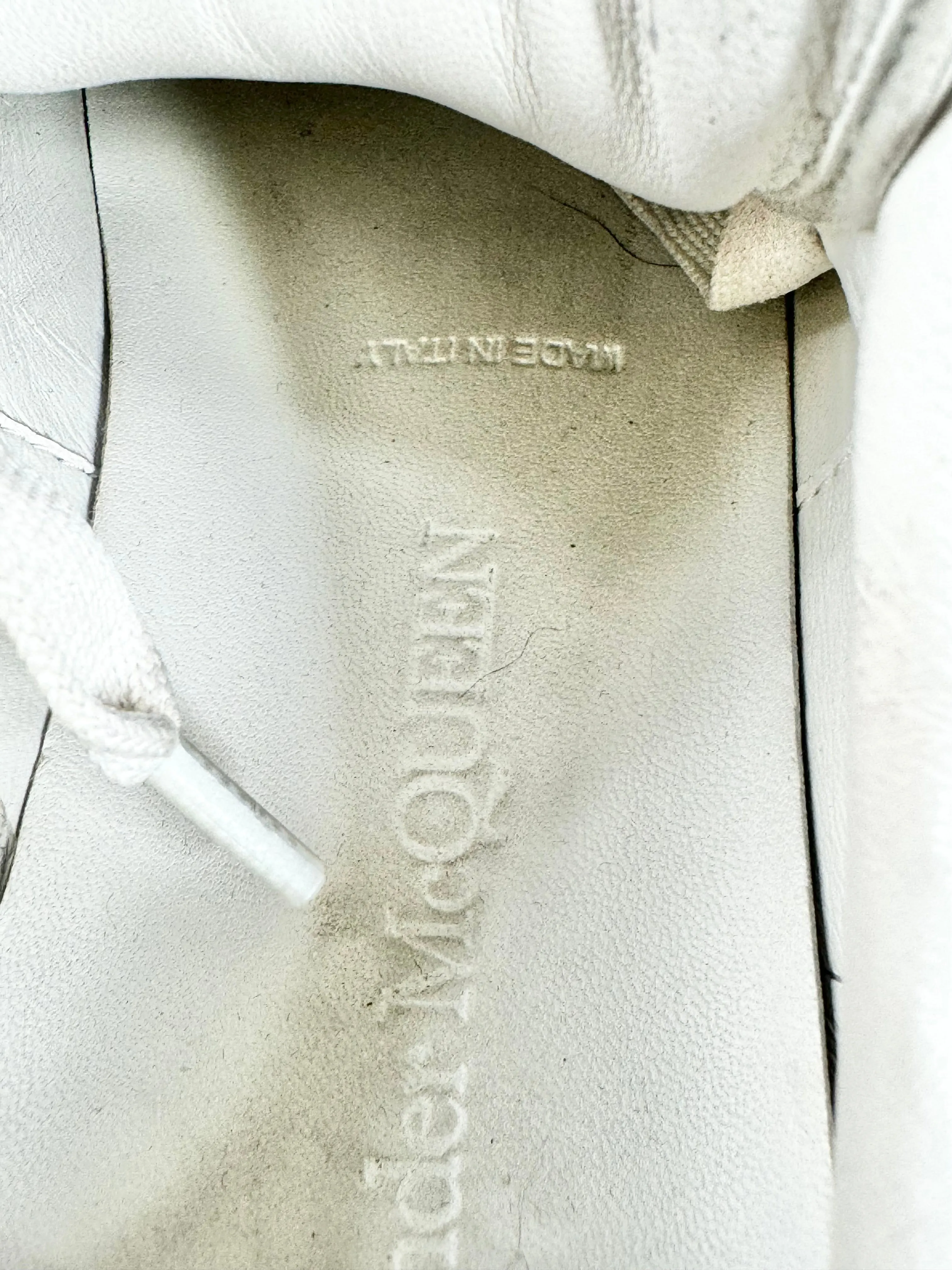 Alexander McQueen Oversized Spray Paint Sneakers - EU36
