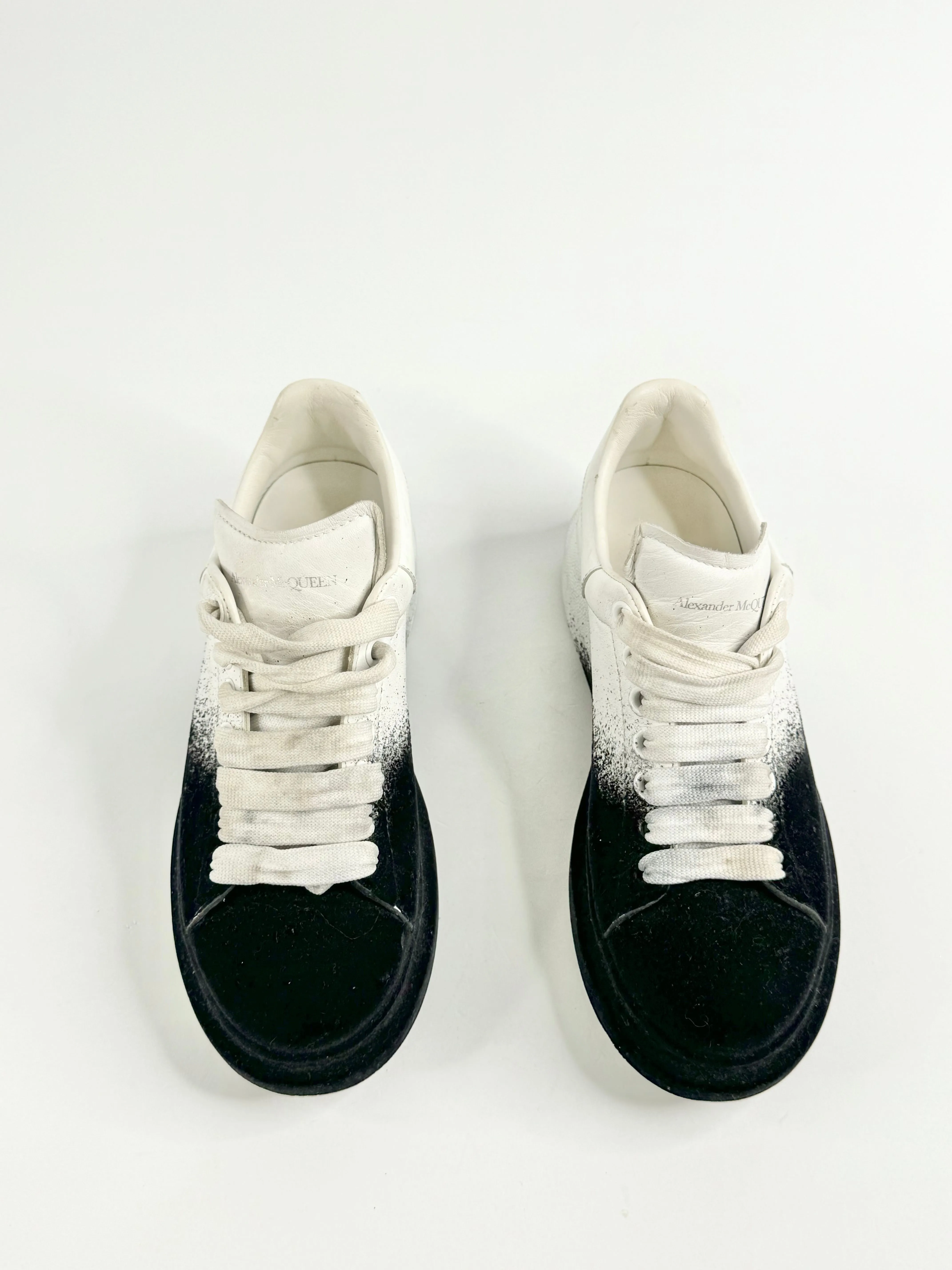 Alexander McQueen Oversized Spray Paint Sneakers - EU36
