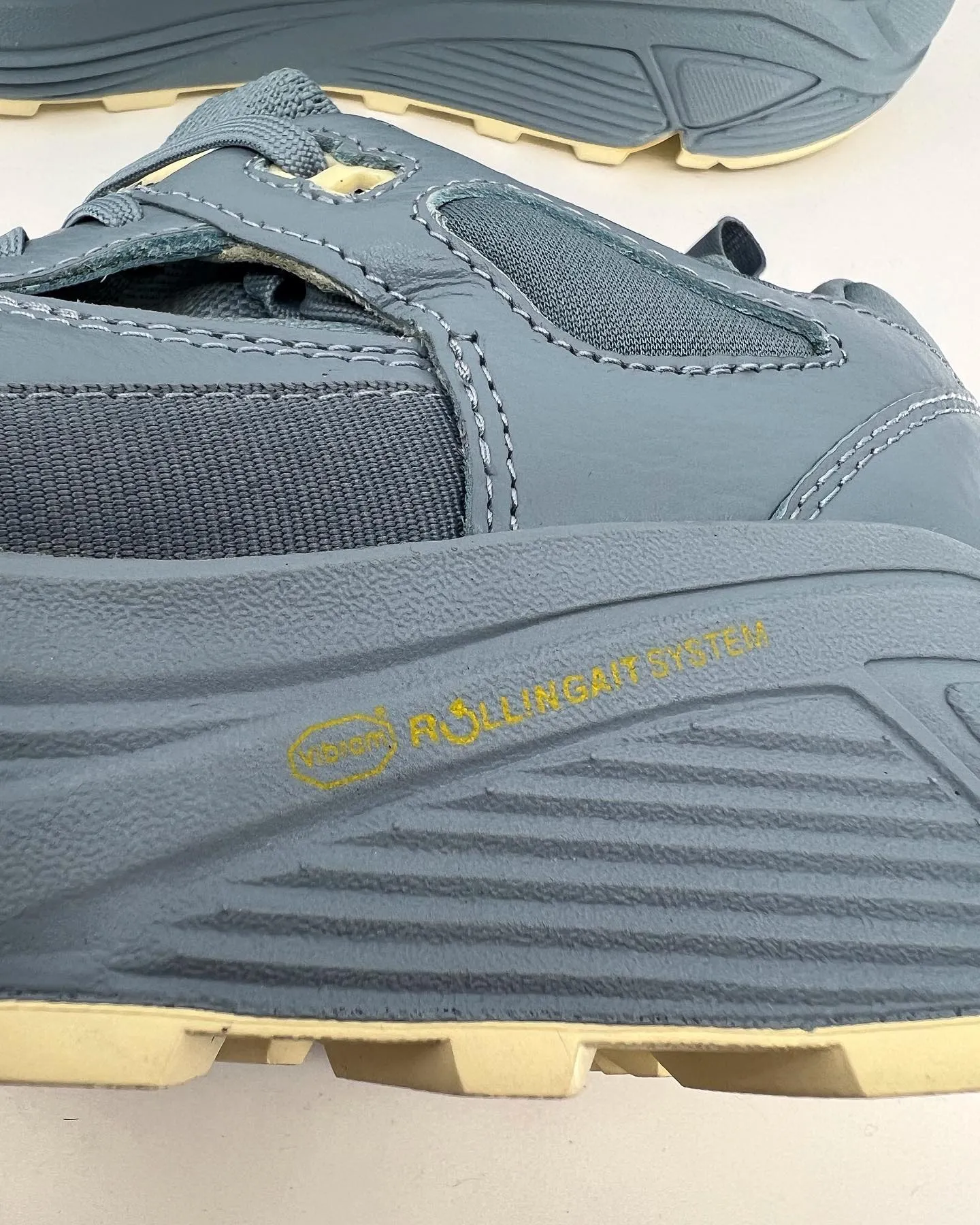 BRANDBLACK LOS ANGELES AURA 130 SNEAKERS IN FOG