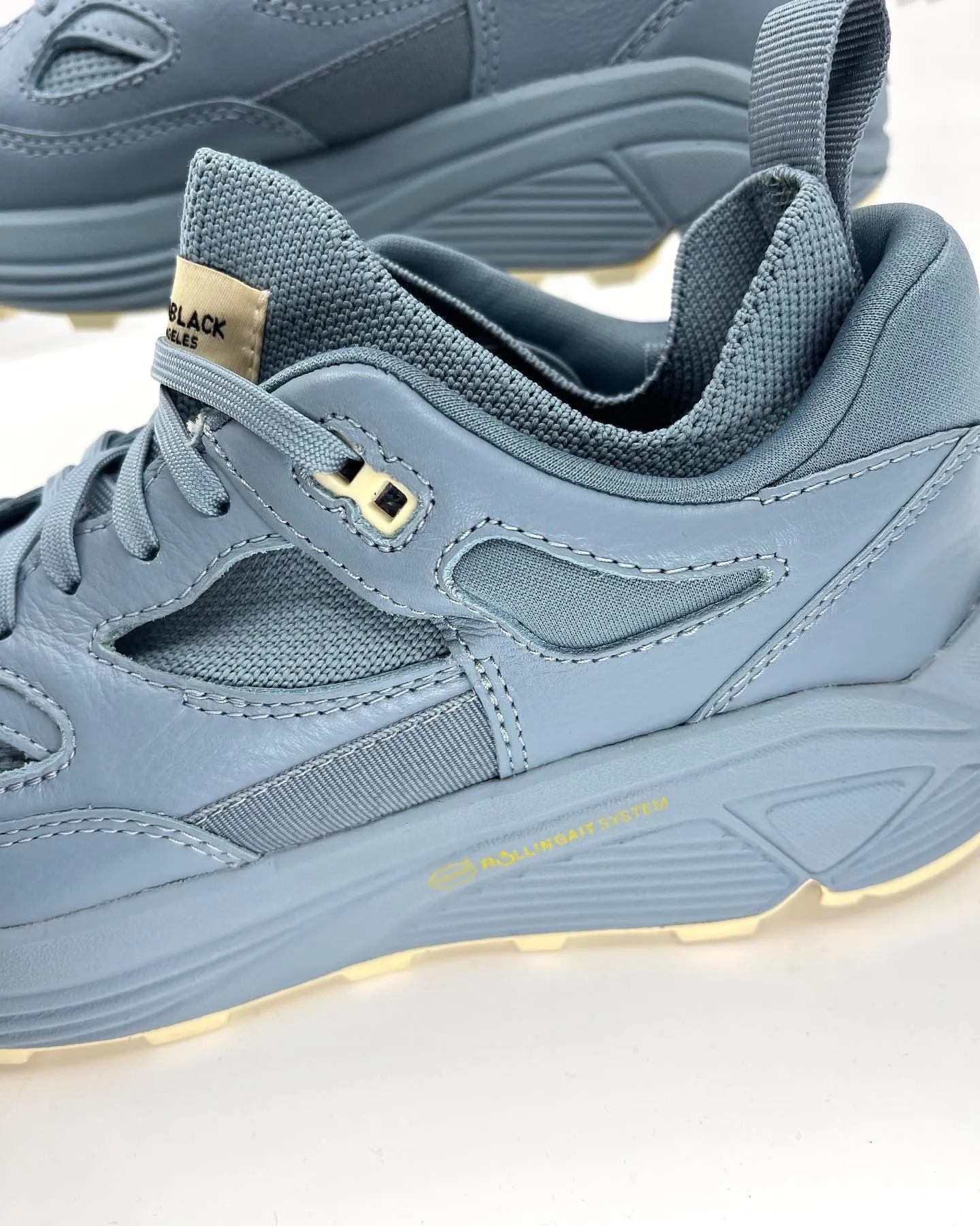 BRANDBLACK LOS ANGELES AURA 130 SNEAKERS IN FOG