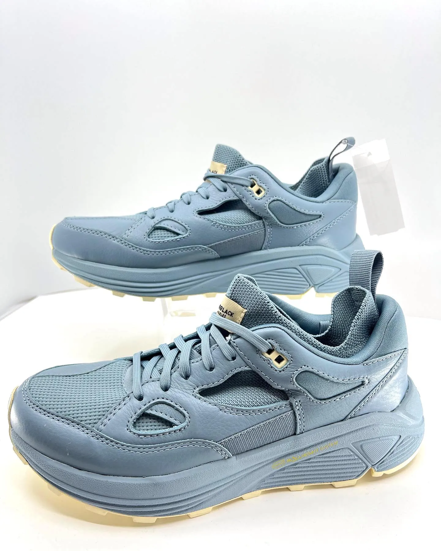 BRANDBLACK LOS ANGELES AURA 130 SNEAKERS IN FOG