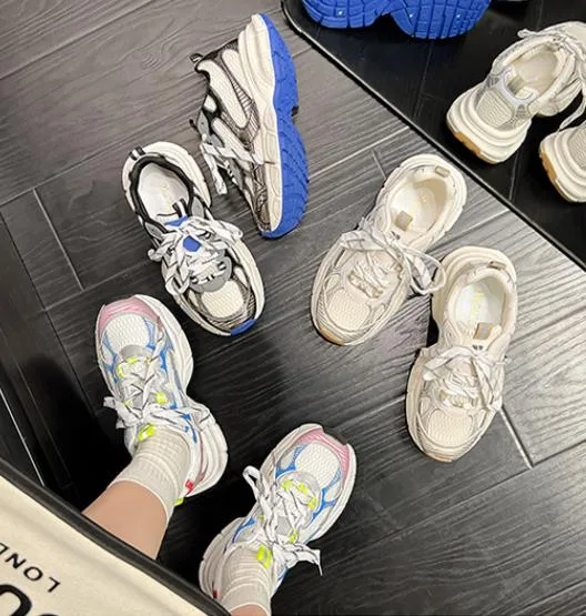 Lightweight Casual Sports Shoes