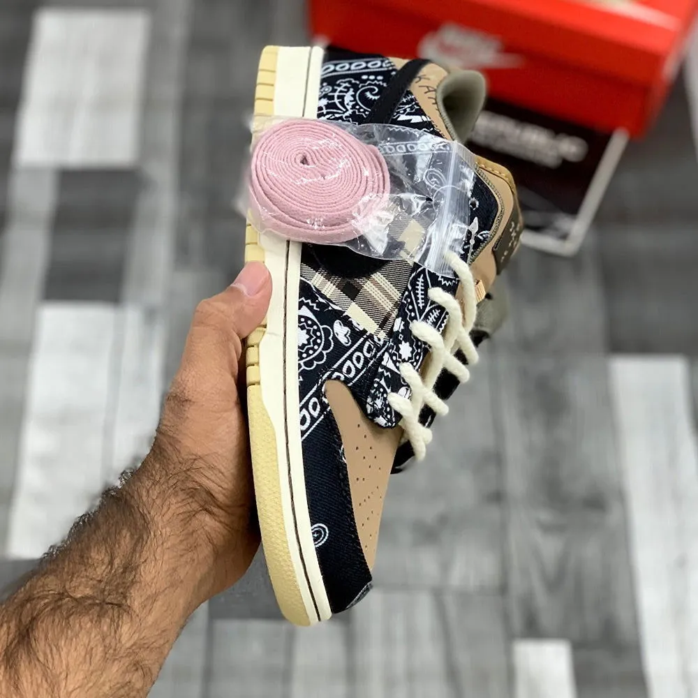 SB Dunkks Low Travis Scott