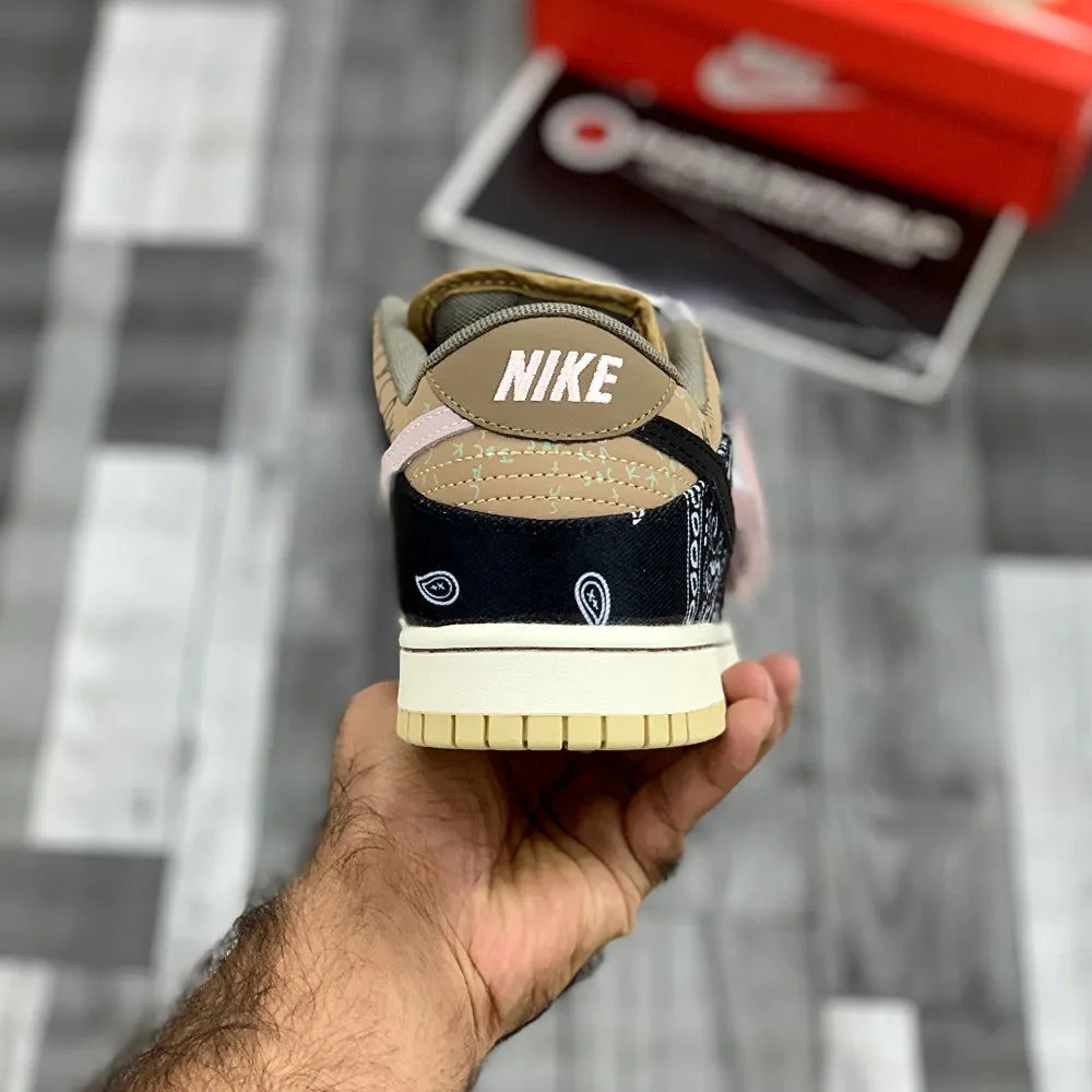 SB Dunkks Low Travis Scott