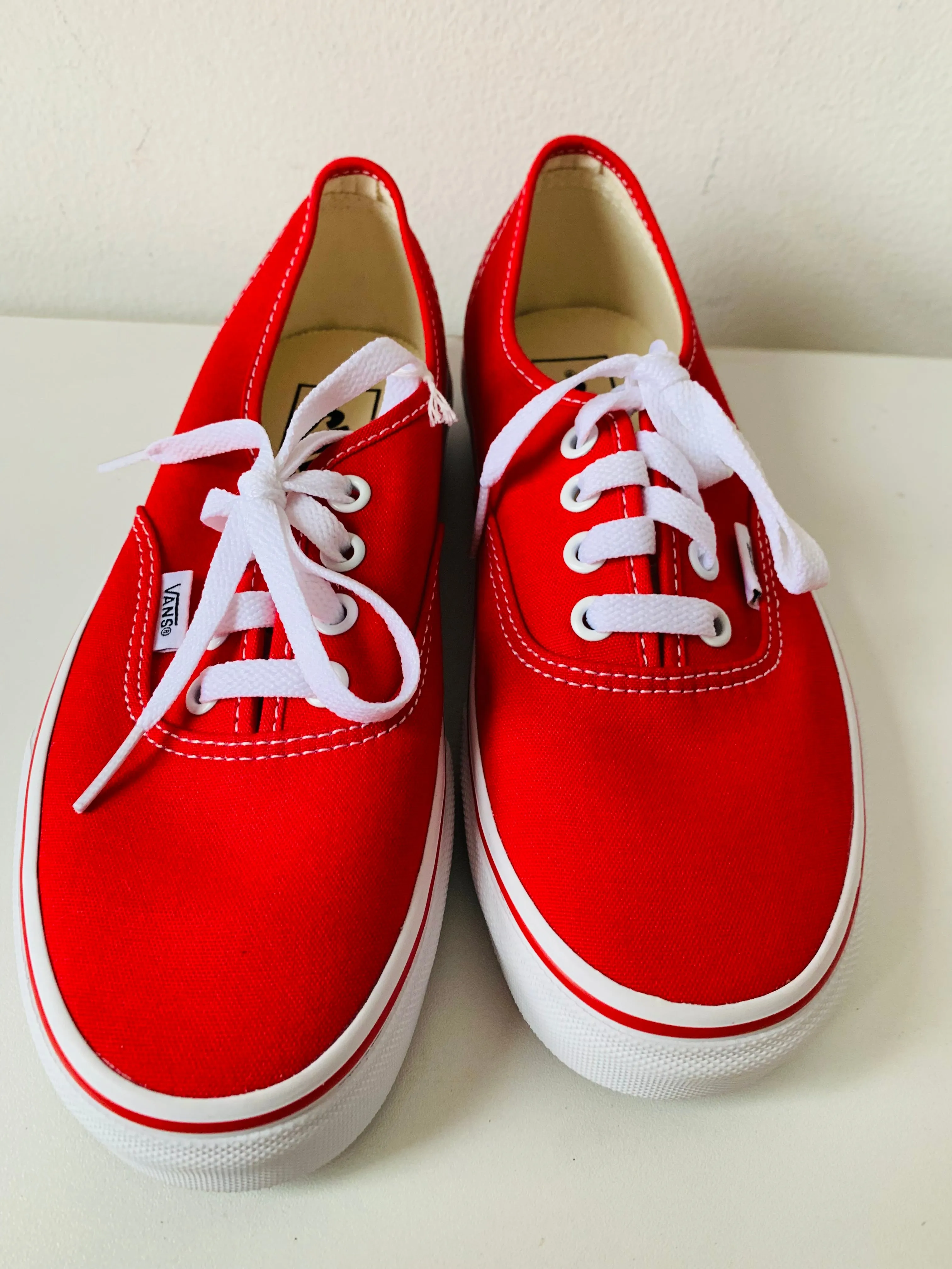 Vans Authentic Skate Shoe Women’s Size 6.5 In Red New In Box